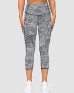 Women's High-Waisted Capri Yoga Leggings with Pockets LW-044